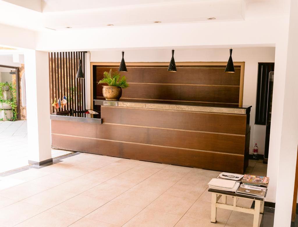 Romantic Garden Hotel Негомбо Экстерьер фото
