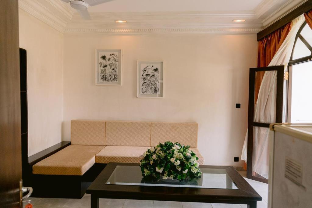Romantic Garden Hotel Негомбо Экстерьер фото