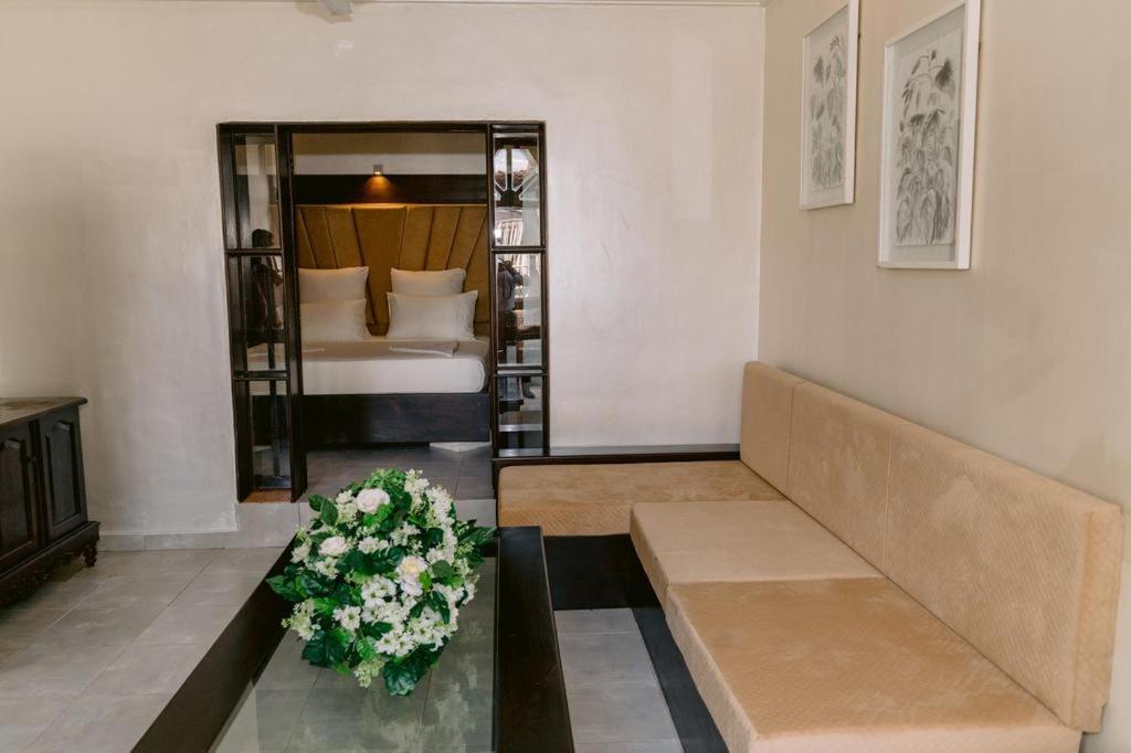 Romantic Garden Hotel Негомбо Экстерьер фото