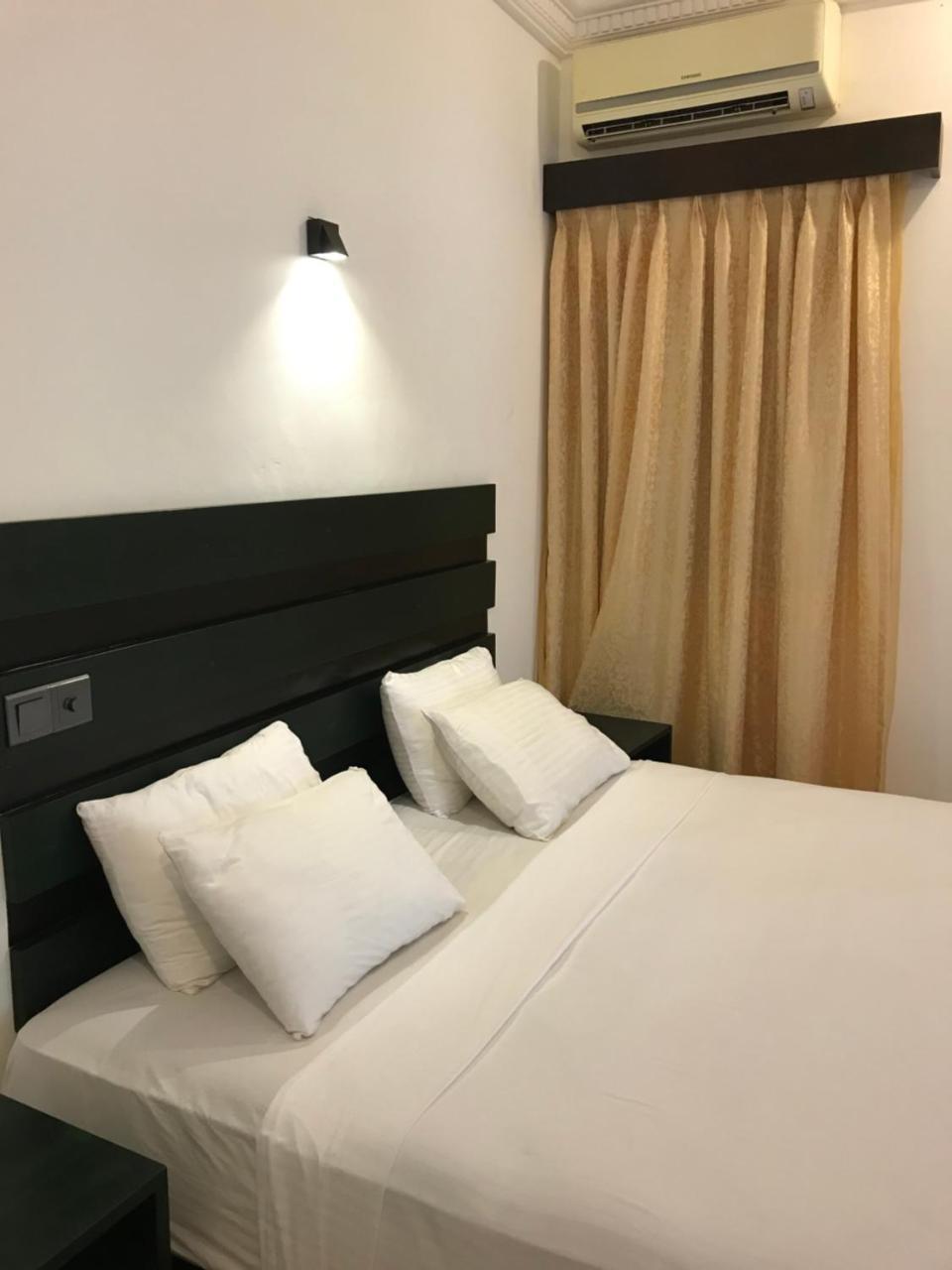 Romantic Garden Hotel Негомбо Экстерьер фото