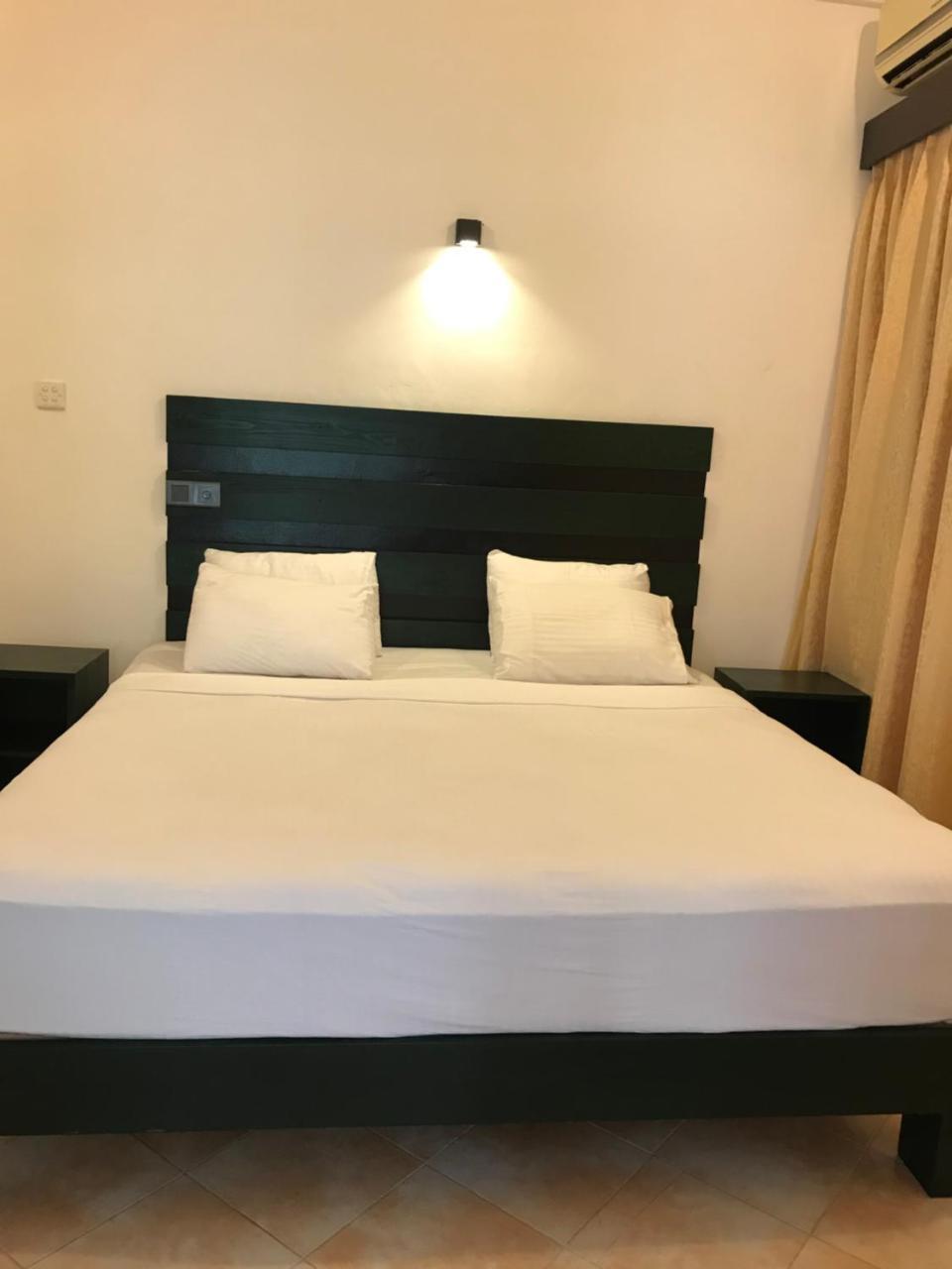 Romantic Garden Hotel Негомбо Экстерьер фото